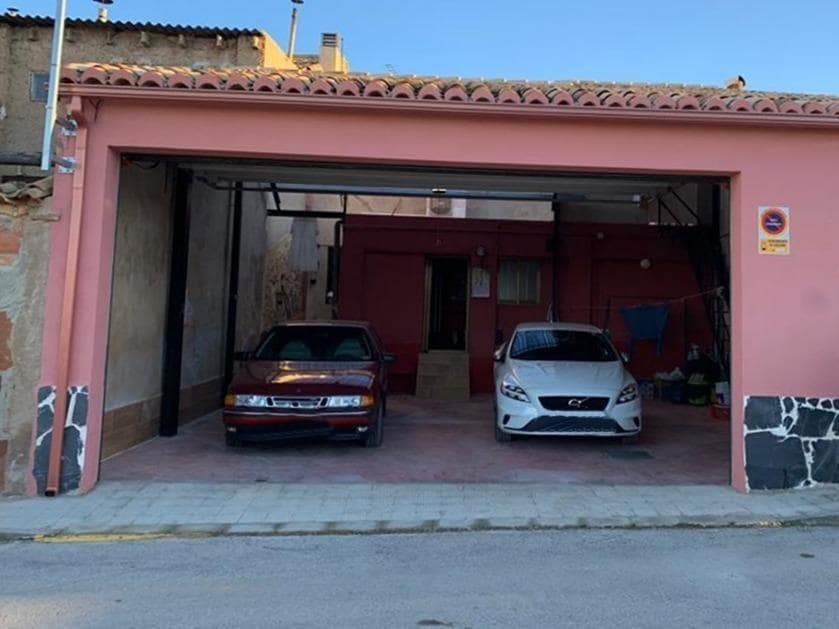 5 soveværelse Byhus til salg i Requena med garage - € 250.000 (Ref: 9126976)