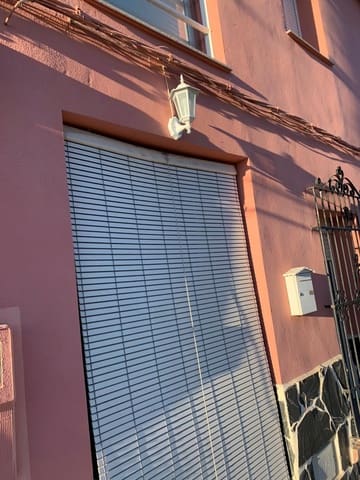 5 soveværelse Byhus til salg i Requena med garage - € 250.000 (Ref: 9126976)
