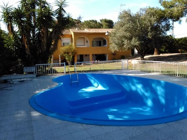 4 bedroom Villa for sale in Torrent with pool garage - € 415,000 (Ref: 9126977)