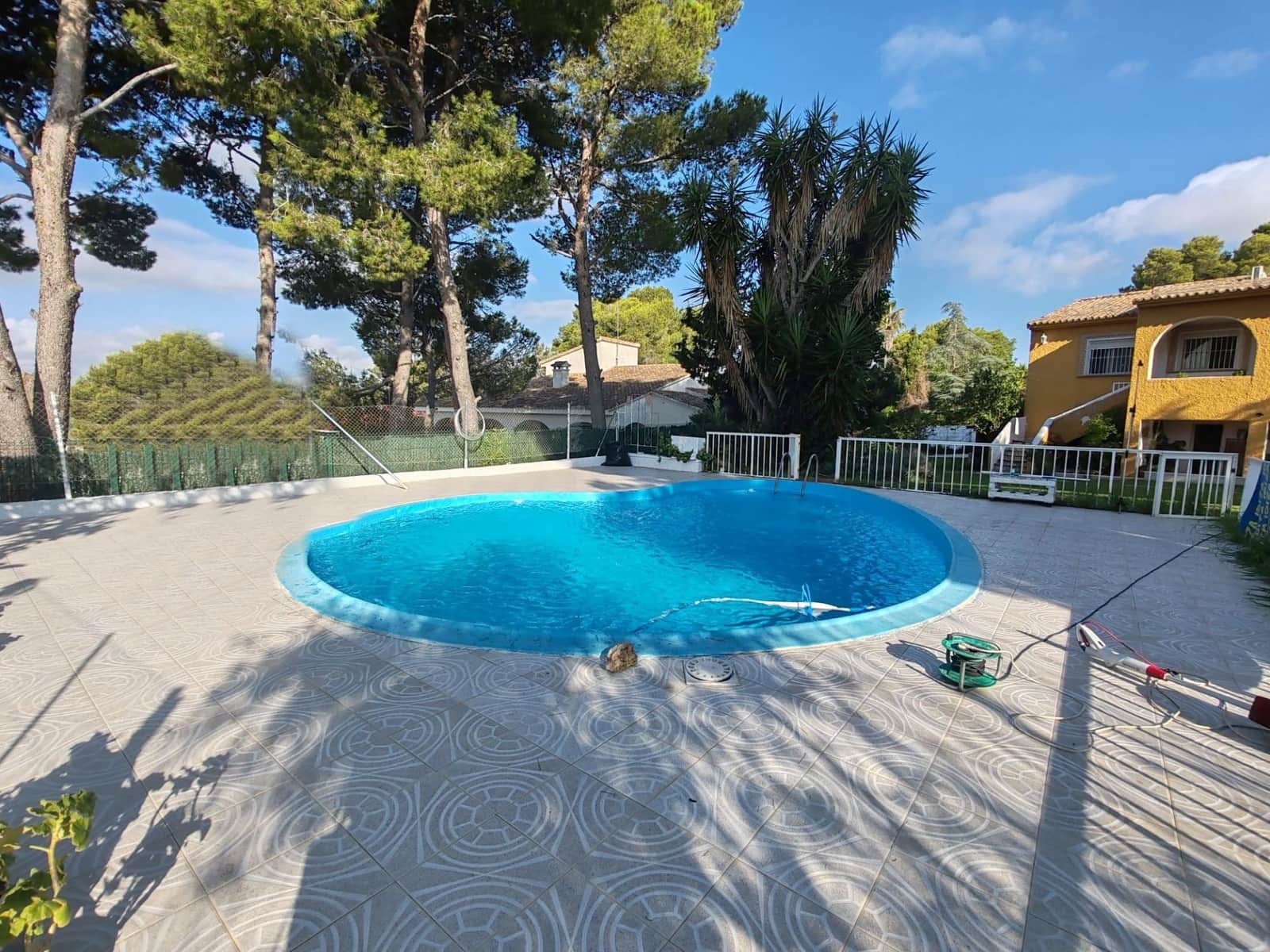 4 slaapkamer Villa te koop in Torrent met zwembad garage - € 395.000 (Ref: 9126977)