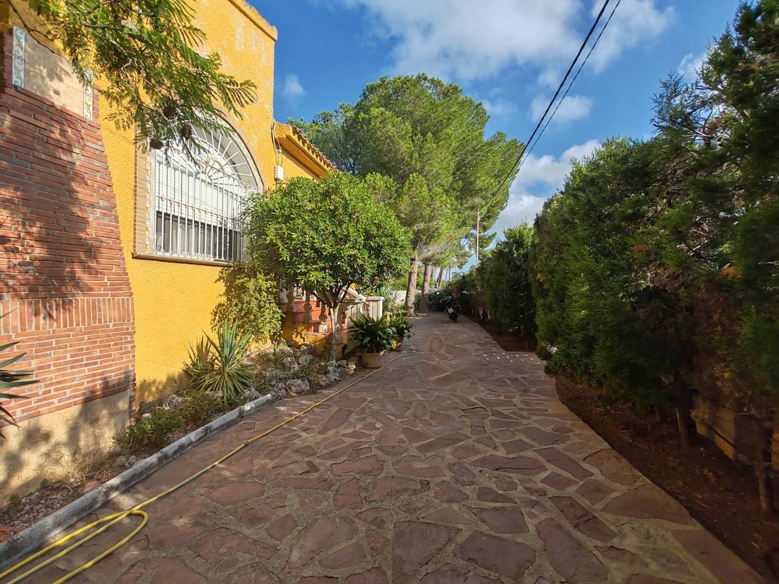 4 slaapkamer Villa te koop in Torrent met zwembad garage - € 395.000 (Ref: 9126977)