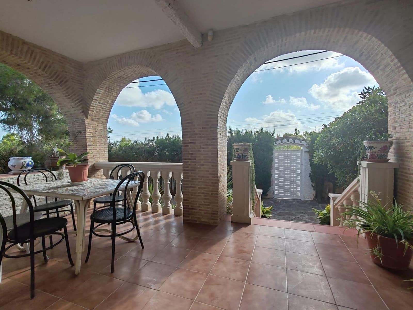 4 bedroom Villa for sale in Torrent with pool garage - € 395,000 (Ref: 9126977)