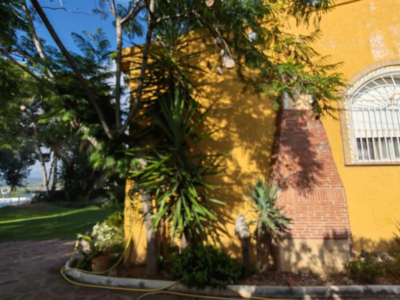 4 bedroom Villa for sale in Torrent with pool garage - € 395,000 (Ref: 9126977)