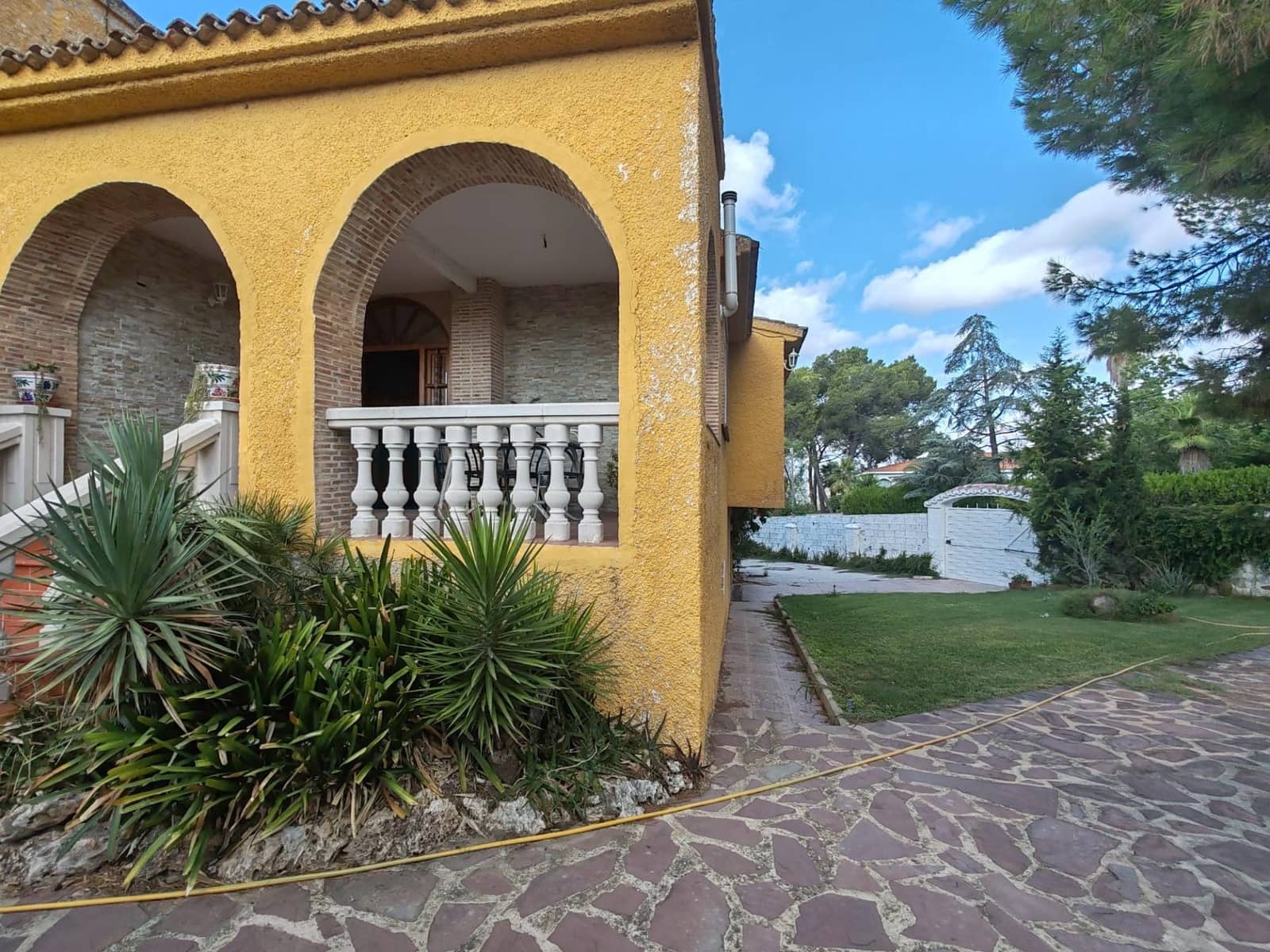 4 bedroom Villa for sale in Torrent with pool garage - € 395,000 (Ref: 9126977)