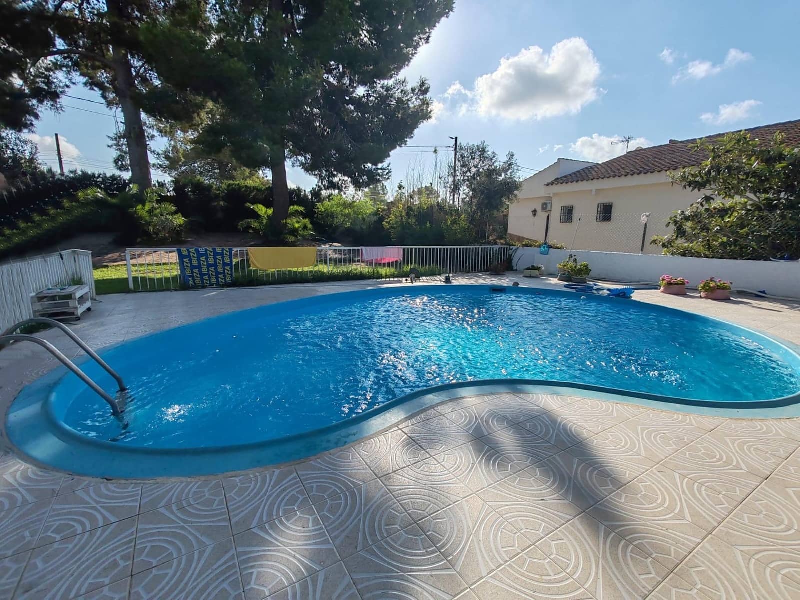 4 bedroom Villa for sale in Torrent with pool garage - € 395,000 (Ref: 9126977)
