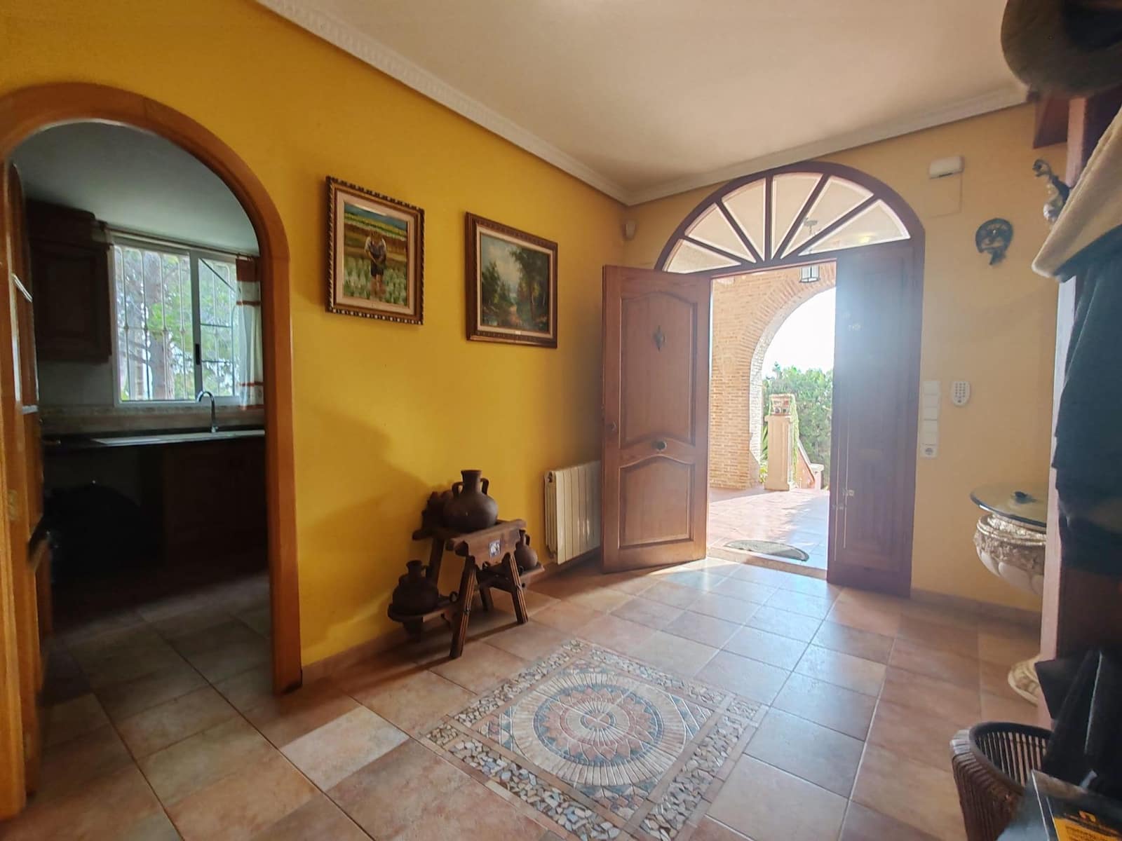 4 bedroom Villa for sale in Torrent with pool garage - € 395,000 (Ref: 9126977)