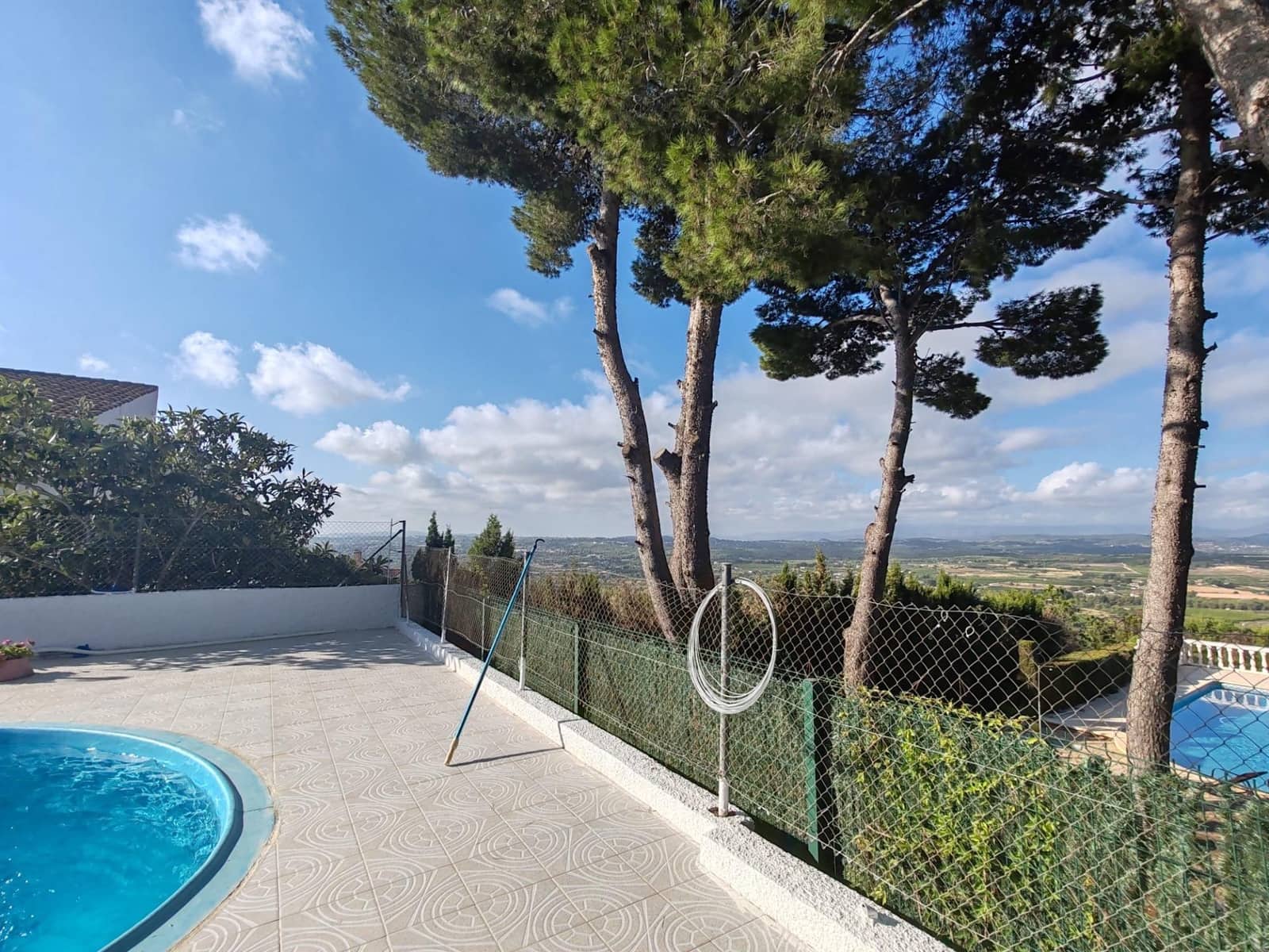 4 bedroom Villa for sale in Torrent with pool garage - € 395,000 (Ref: 9126977)