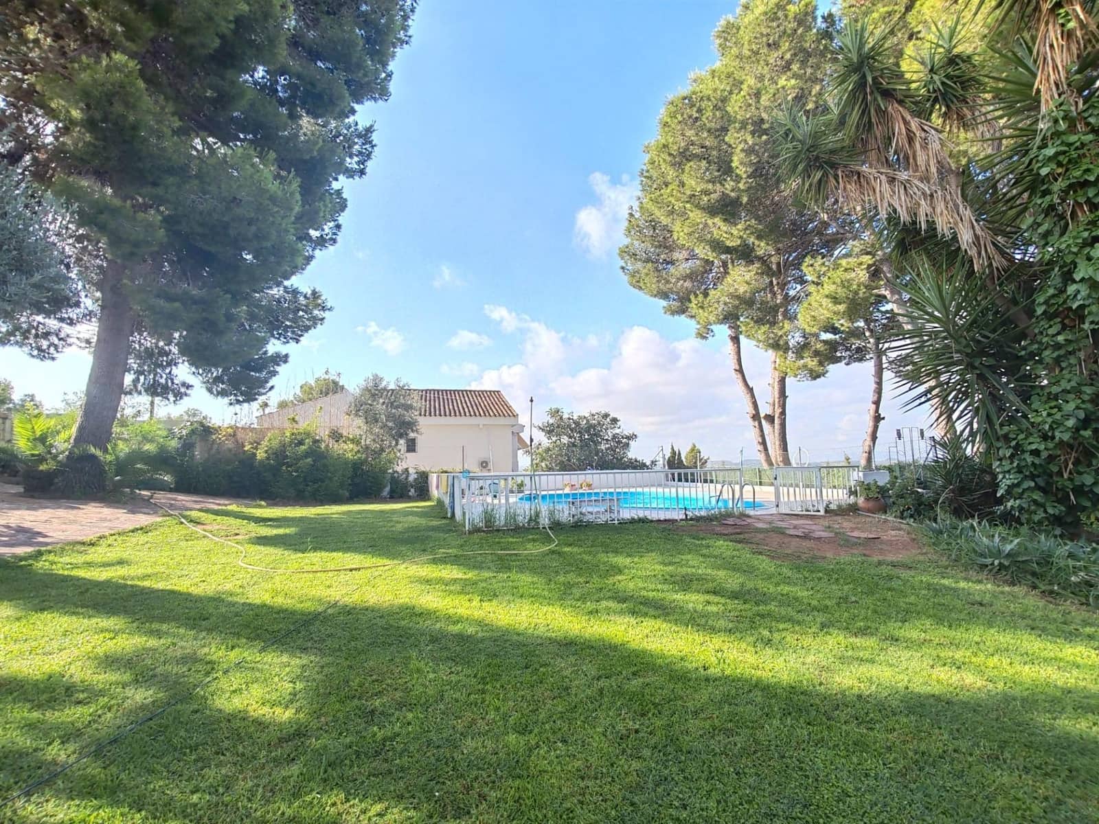 4 bedroom Villa for sale in Torrent with pool garage - € 395,000 (Ref: 9126977)