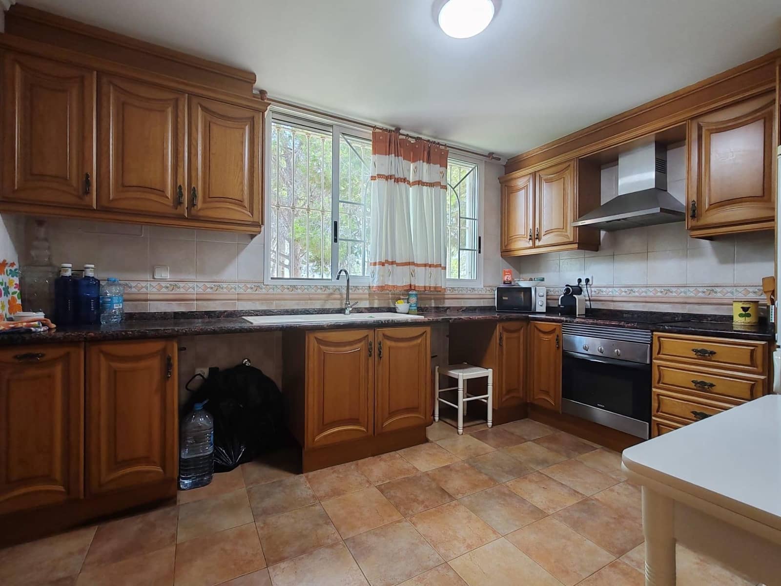 4 bedroom Villa for sale in Torrent with pool garage - € 395,000 (Ref: 9126977)