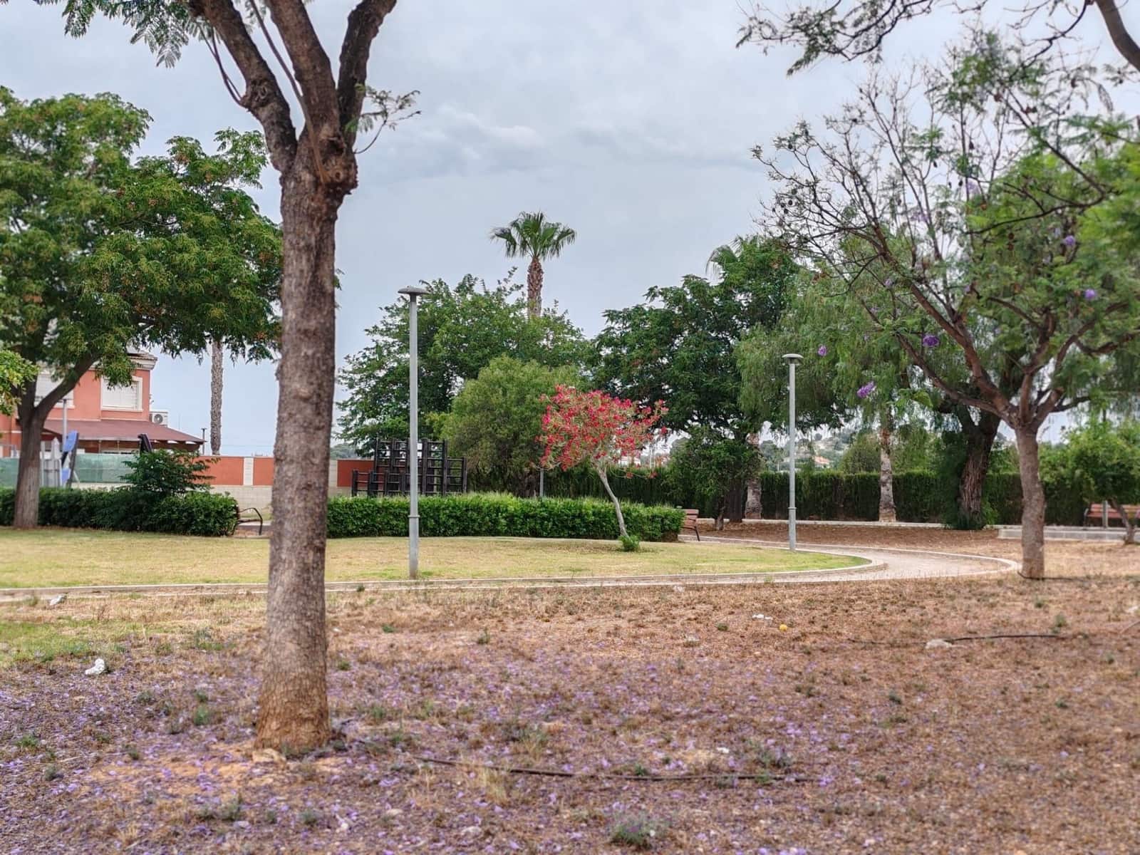 3 soveværelse Rækkehus til salg i La Pobla de Vallbona med swimmingpool garage - € 320.000 (Ref: 9126980)