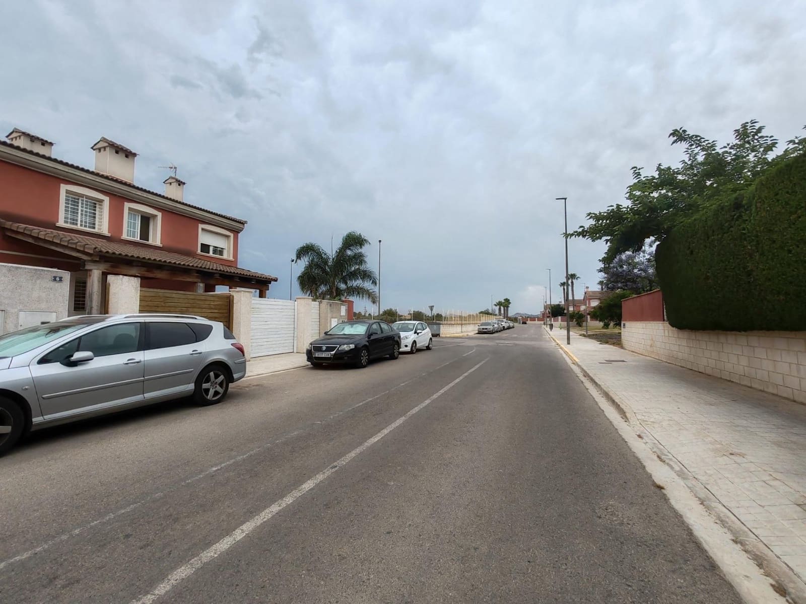 3 soveværelse Rækkehus til salg i La Pobla de Vallbona med swimmingpool garage - € 320.000 (Ref: 9126980)