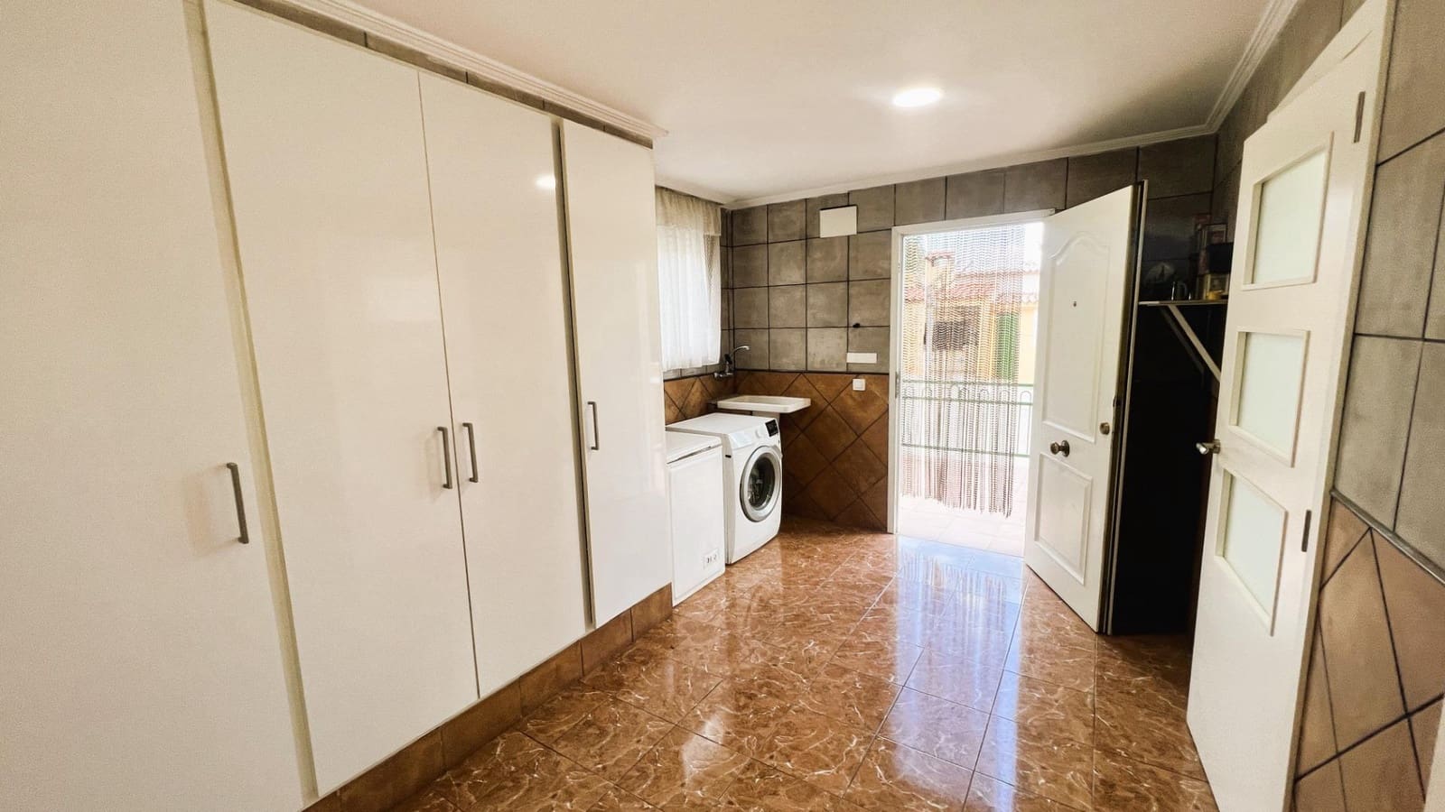 5 soveværelse Villa til salg i L'Alcora med swimmingpool garage - € 370.000 (Ref: 9129847)