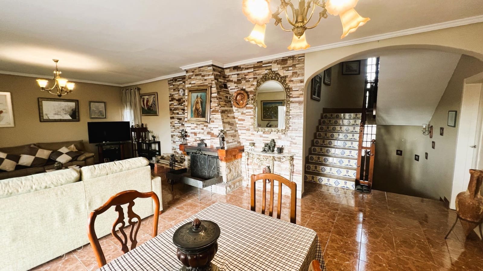 5 soveværelse Villa til salg i L'Alcora med swimmingpool garage - € 370.000 (Ref: 9129847)