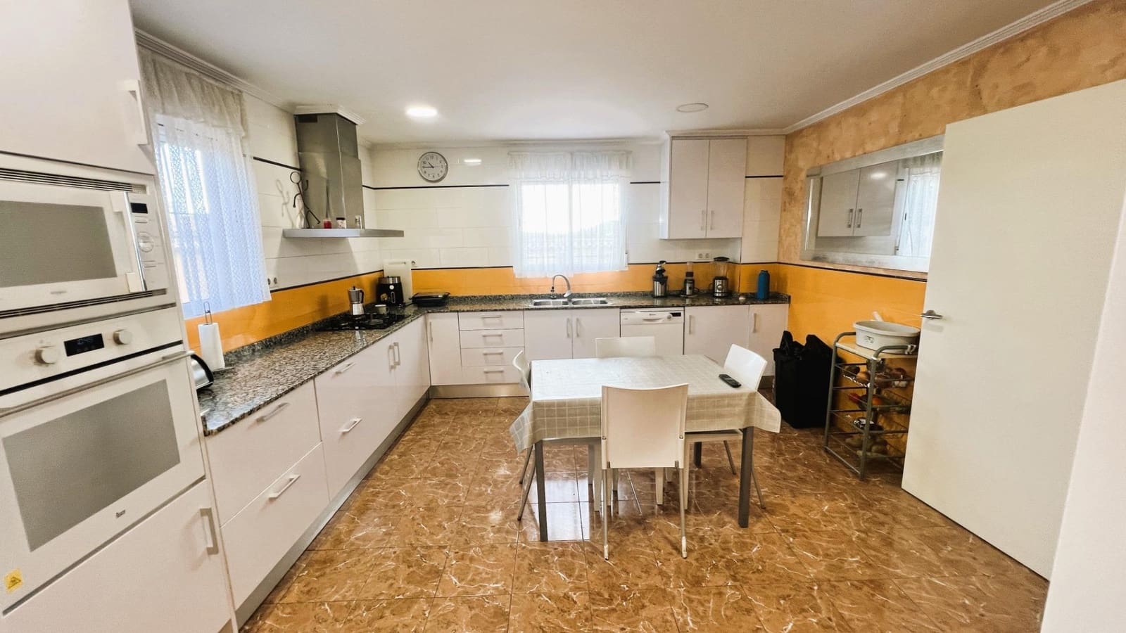 5 soveværelse Villa til salg i L'Alcora med swimmingpool garage - € 370.000 (Ref: 9129847)