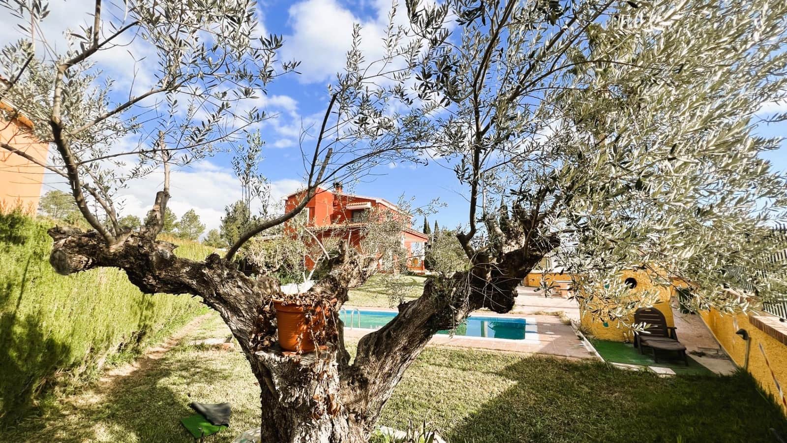 5 soveværelse Villa til salg i L'Alcora med swimmingpool garage - € 370.000 (Ref: 9129847)