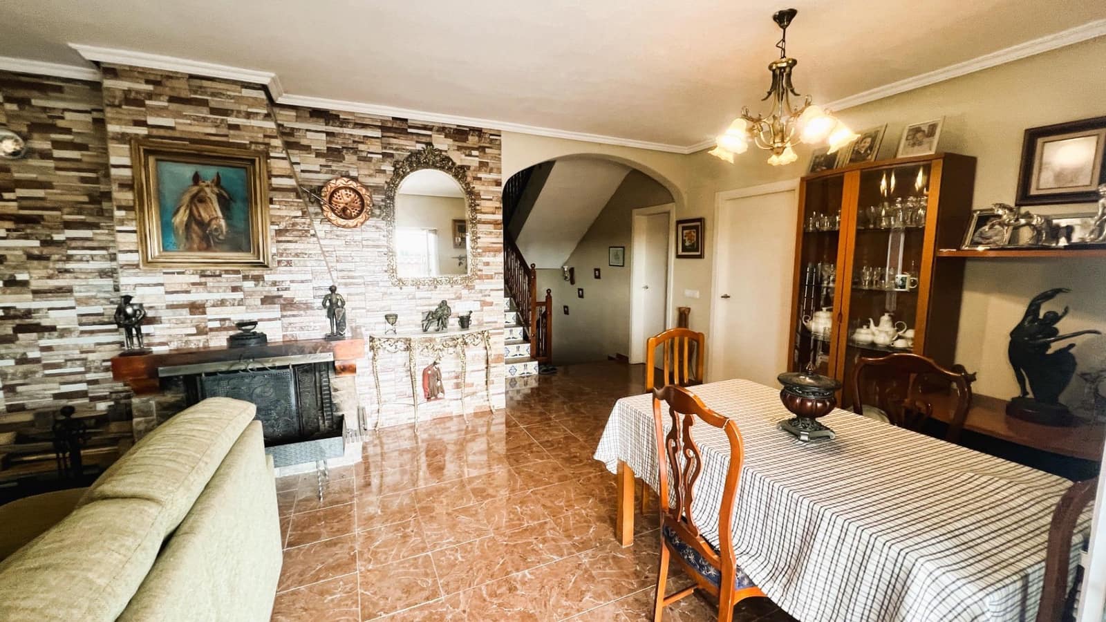 5 soveværelse Villa til salg i L'Alcora med swimmingpool garage - € 370.000 (Ref: 9129847)