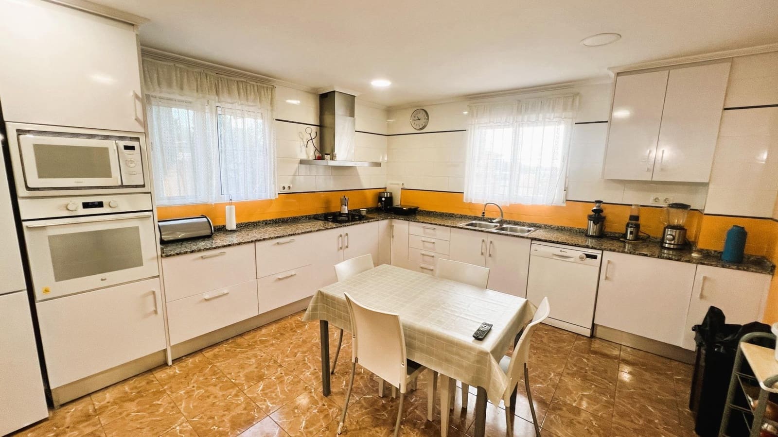 5 soveværelse Villa til salg i L'Alcora med swimmingpool garage - € 370.000 (Ref: 9129847)