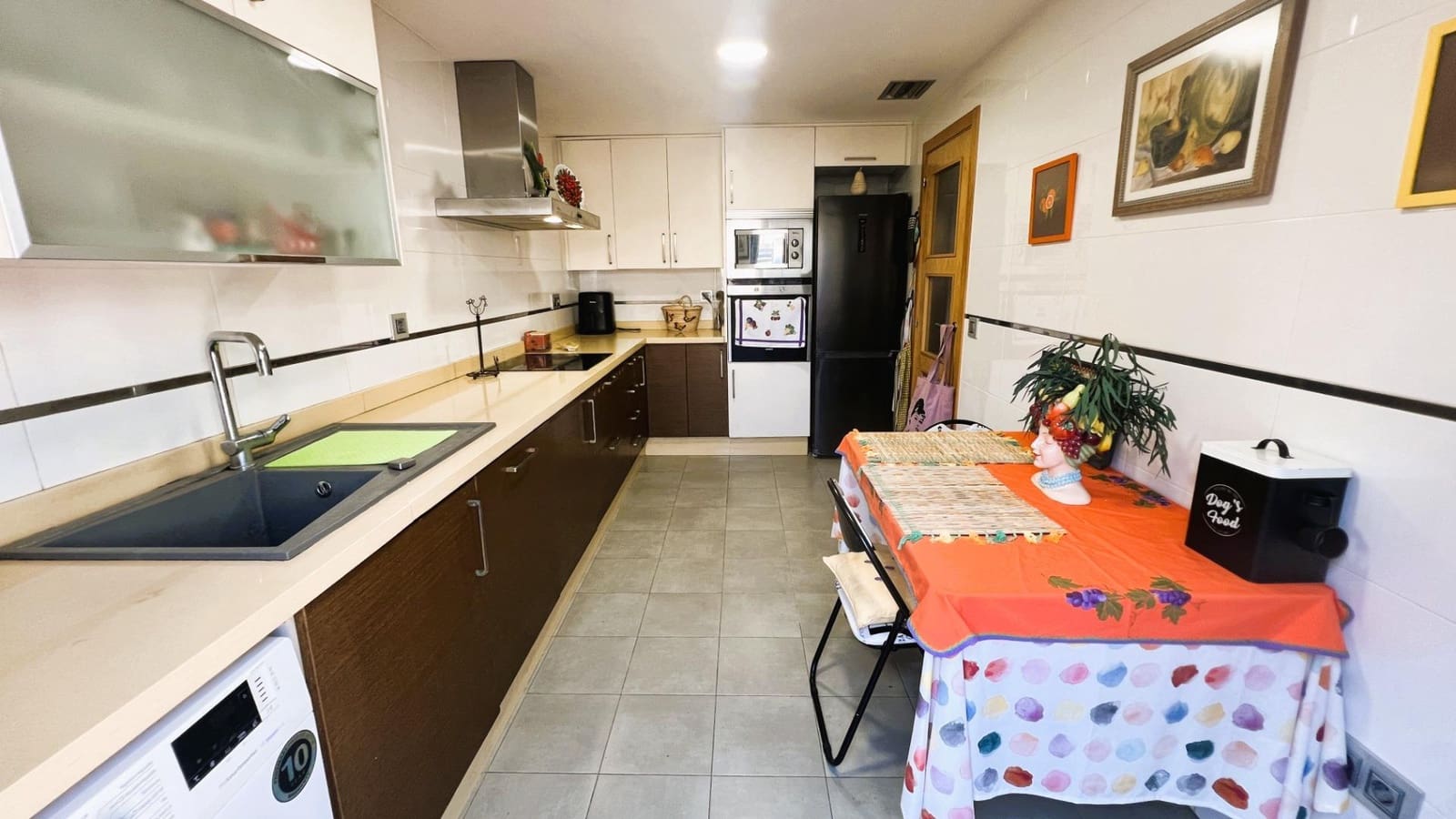 4 soverom Rekkehus til salgs i Castello de la Plana med svømmebasseng - € 450 000 (Ref: 9129848)