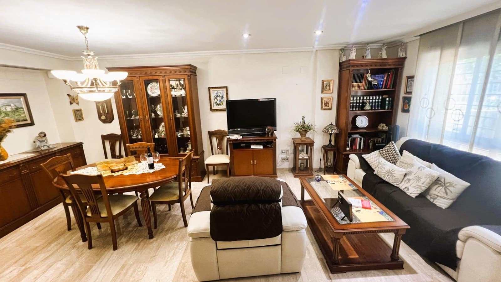 4 soverom Rekkehus til salgs i Castello de la Plana med svømmebasseng - € 450 000 (Ref: 9129848)