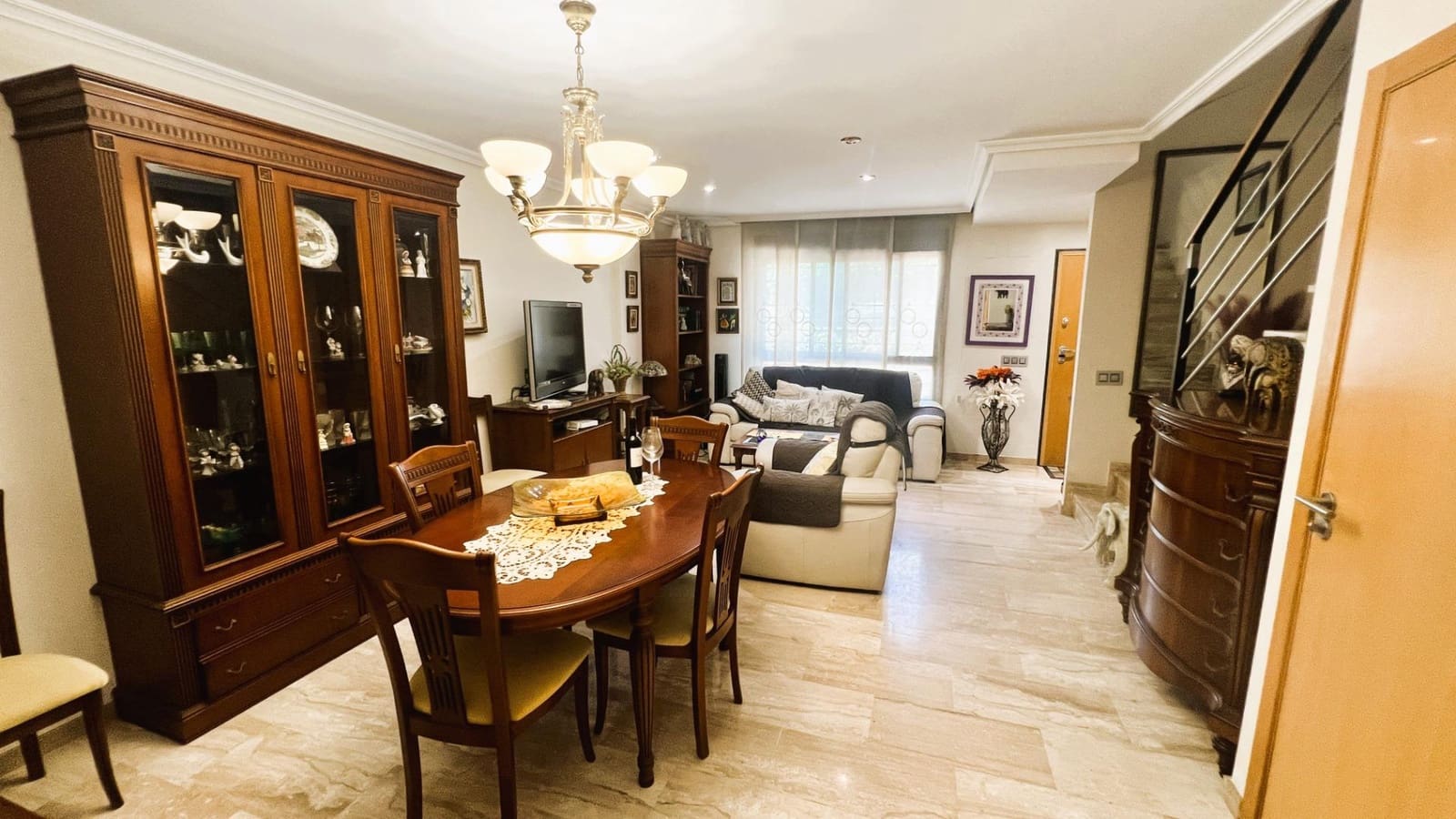 4 soverom Rekkehus til salgs i Castello de la Plana med svømmebasseng - € 450 000 (Ref: 9129848)