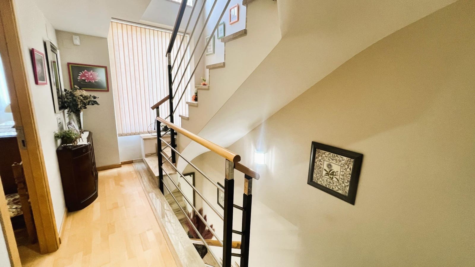 4 soverom Rekkehus til salgs i Castello de la Plana med svømmebasseng - € 450 000 (Ref: 9129848)