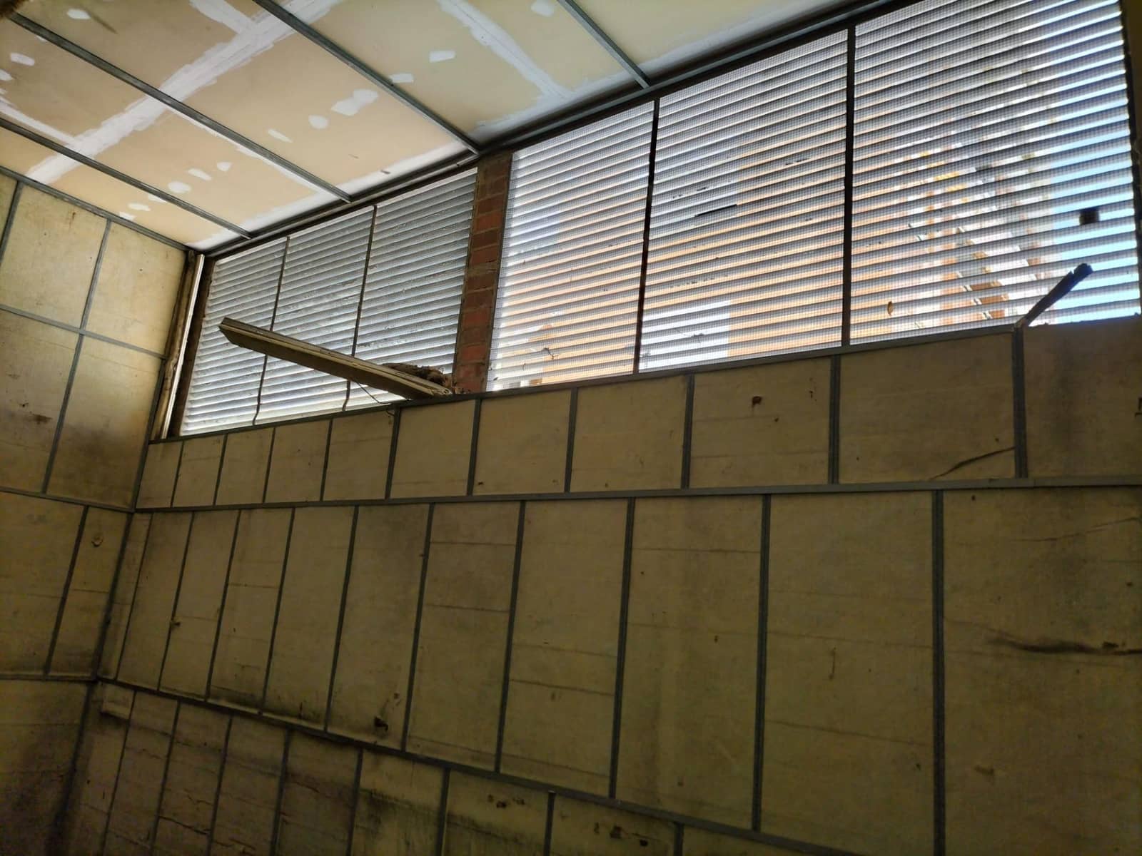 Erhverv til salg i Castello de la Plana - € 270.000 (Ref: 9132523)