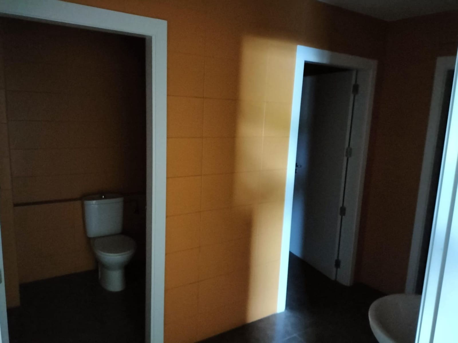 Erhverv til salg i Castello de la Plana - € 270.000 (Ref: 9132523)