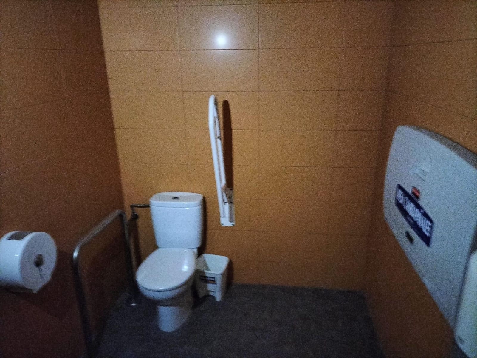 Erhverv til salg i Castello de la Plana - € 270.000 (Ref: 9132523)