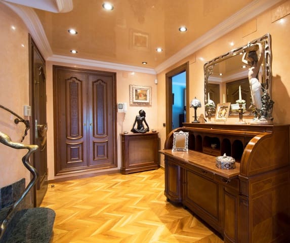 Apartamento de 6 habitaciones en Castelló de la Plana en venta con garaje - 400.000 € (Ref: 9132527)