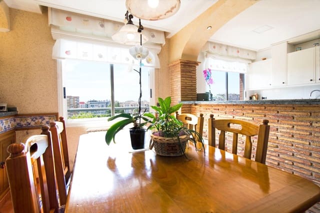 Apartamento de 6 habitaciones en Castelló de la Plana en venta con garaje - 400.000 € (Ref: 9132527)