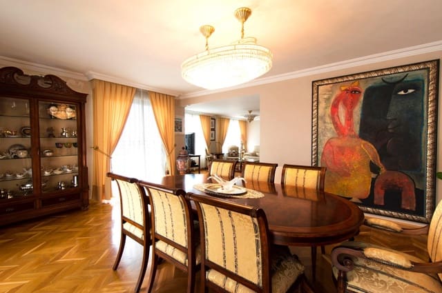 Apartamento de 6 habitaciones en Castelló de la Plana en venta con garaje - 400.000 € (Ref: 9132527)