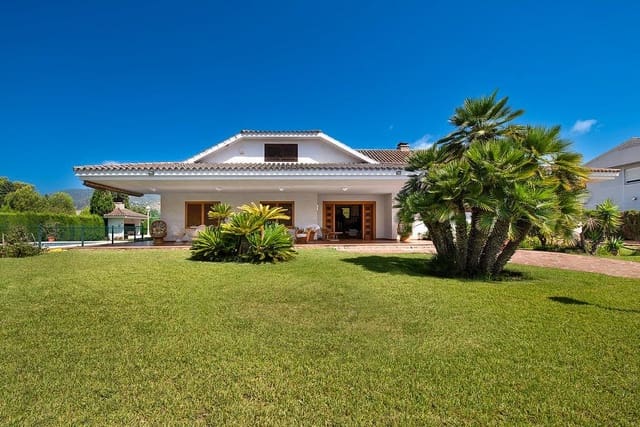 5 soverom Villa til salgs i Benicàssim med svømmebasseng garasje - € 1 800 000 (Ref: 9132528)