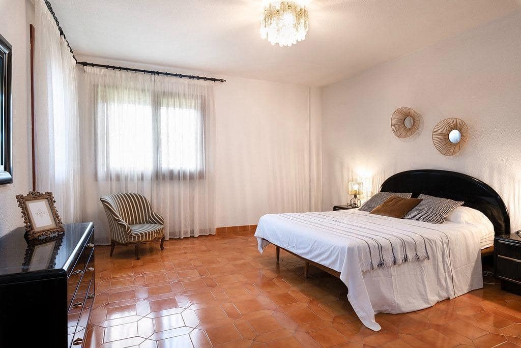 5 quarto Moradia para venda em Benicassim com piscina garagem - 1 800 000 € (Ref: 9132528)