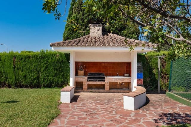 5 soverom Villa til salgs i Benicàssim med svømmebasseng garasje - € 1 800 000 (Ref: 9132528)