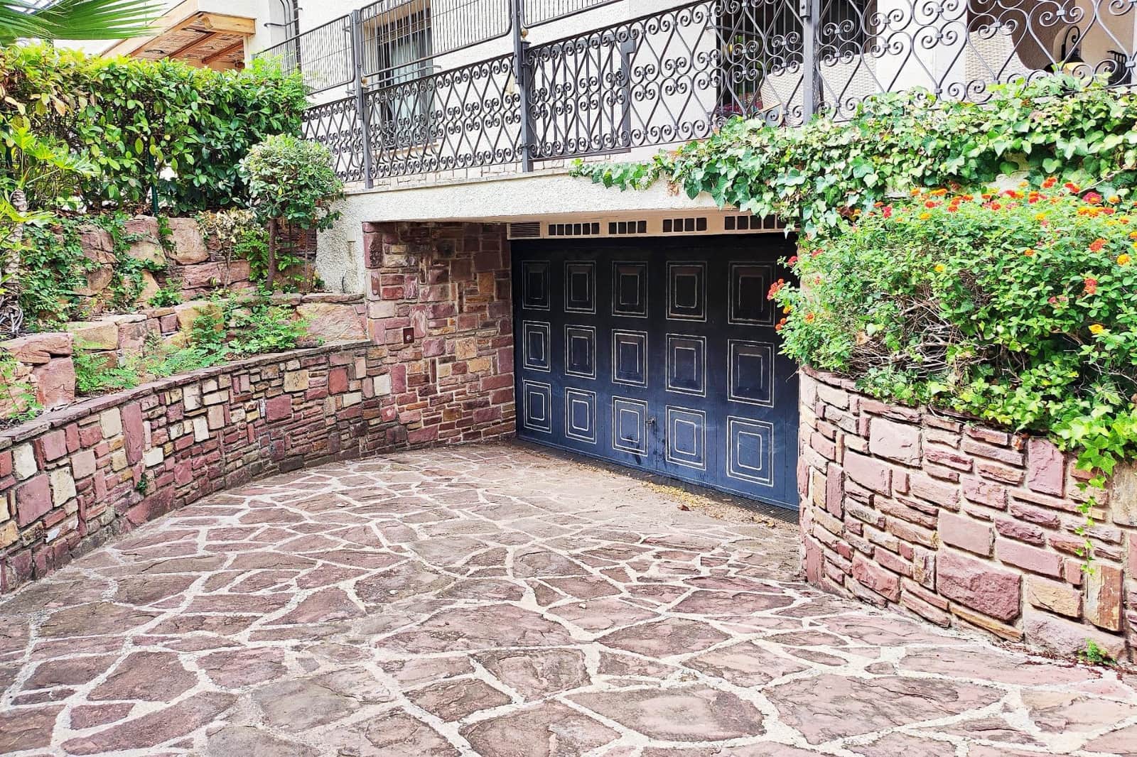 7 bedroom Villa for sale in L'Eliana with pool garage - € 1,295,000 (Ref: 9197840)