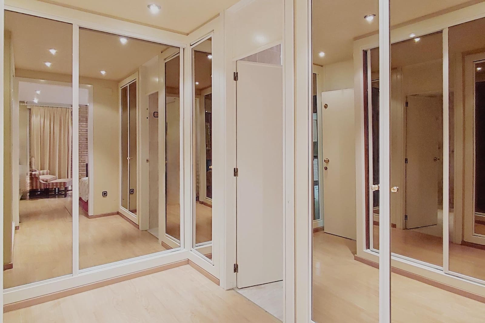 Chalet de 7 habitaciones en L'Eliana en venta con piscina garaje - 1.295.000 € (Ref: 9197840)