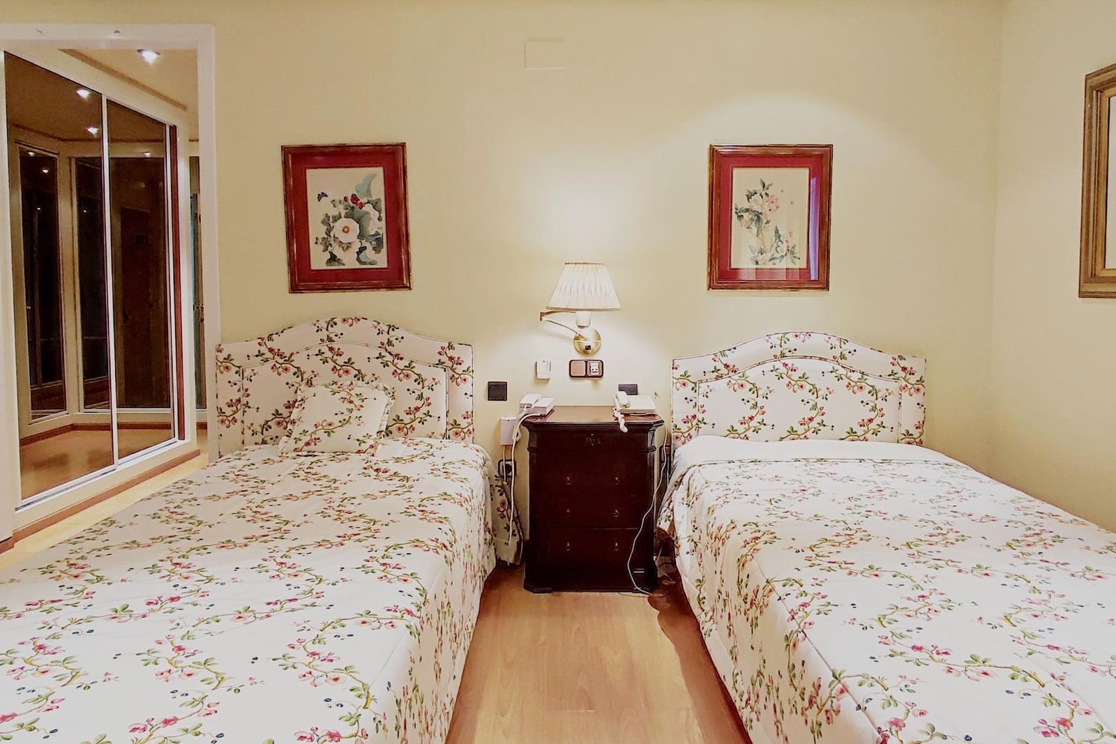 Chalet de 7 habitaciones en L'Eliana en venta con piscina garaje - 1.295.000 € (Ref: 9197840)