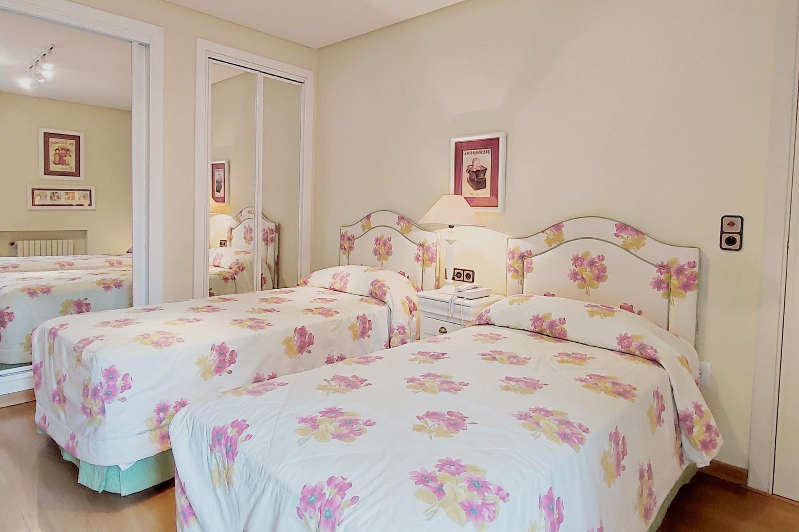 Chalet de 7 habitaciones en L'Eliana en venta con piscina garaje - 1.295.000 € (Ref: 9197840)