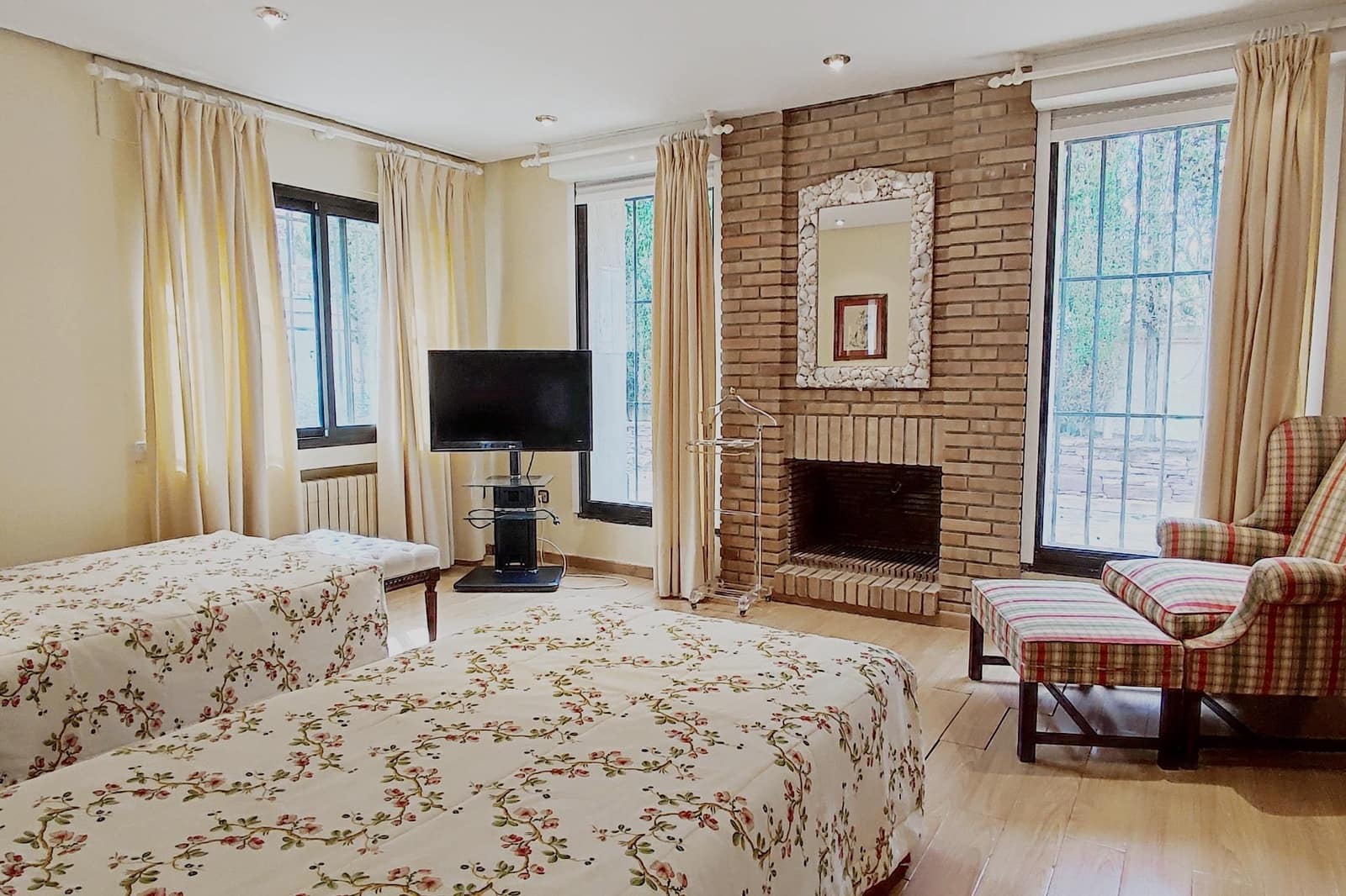 Chalet de 7 habitaciones en L'Eliana en venta con piscina garaje - 1.295.000 € (Ref: 9197840)