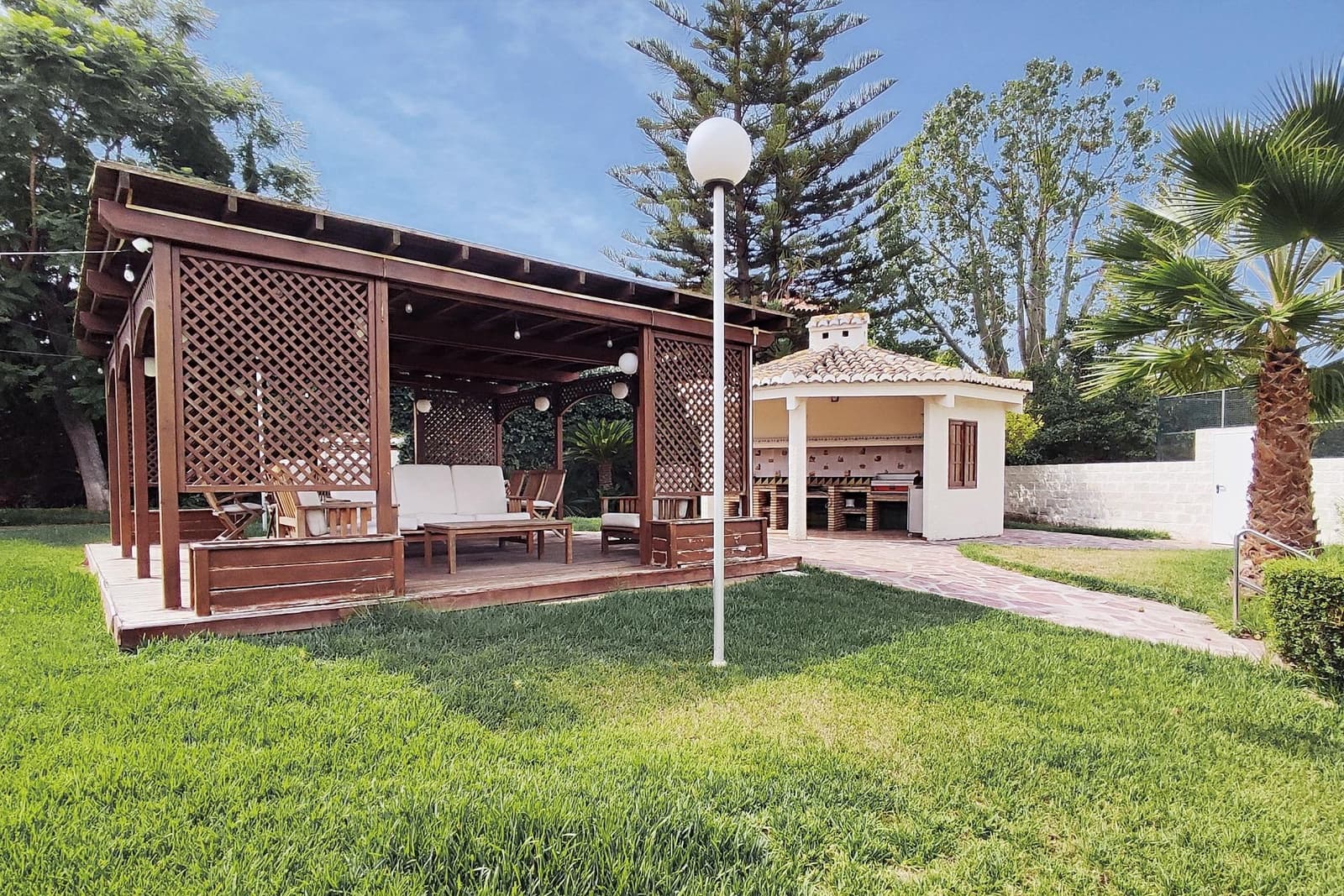 7 Zimmer Villa zu verkaufen in L'Eliana mit Pool Garage - 1.295.000 € (Ref: 9197840)