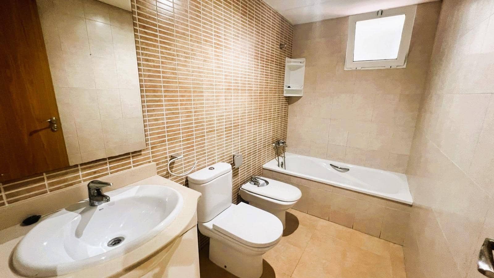 3 soveværelse Lejlighed til salg i Castello de la Plana - € 199.000 (Ref: 9226823)