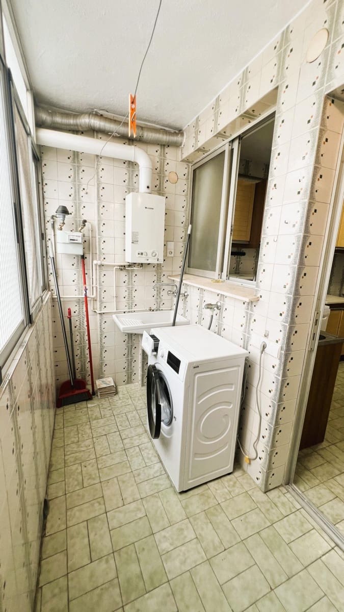 4 soveværelse Lejlighed til salg i Castello de la Plana med garage - € 180.000 (Ref: 9255386)