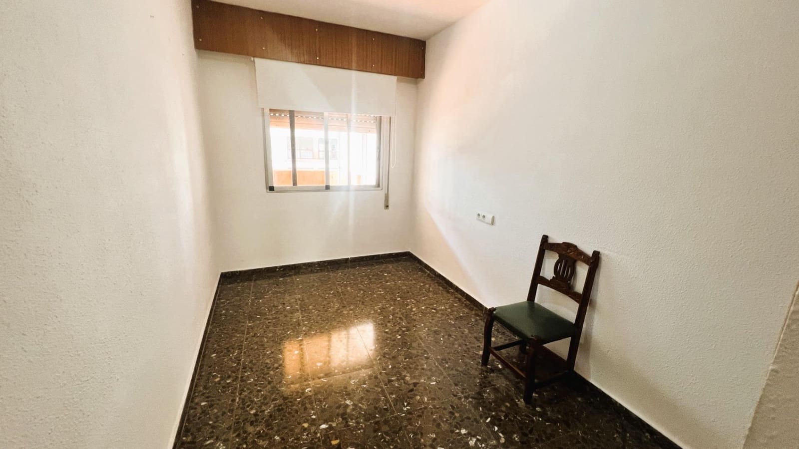 4 soveværelse Lejlighed til salg i Castello de la Plana med garage - € 180.000 (Ref: 9255386)