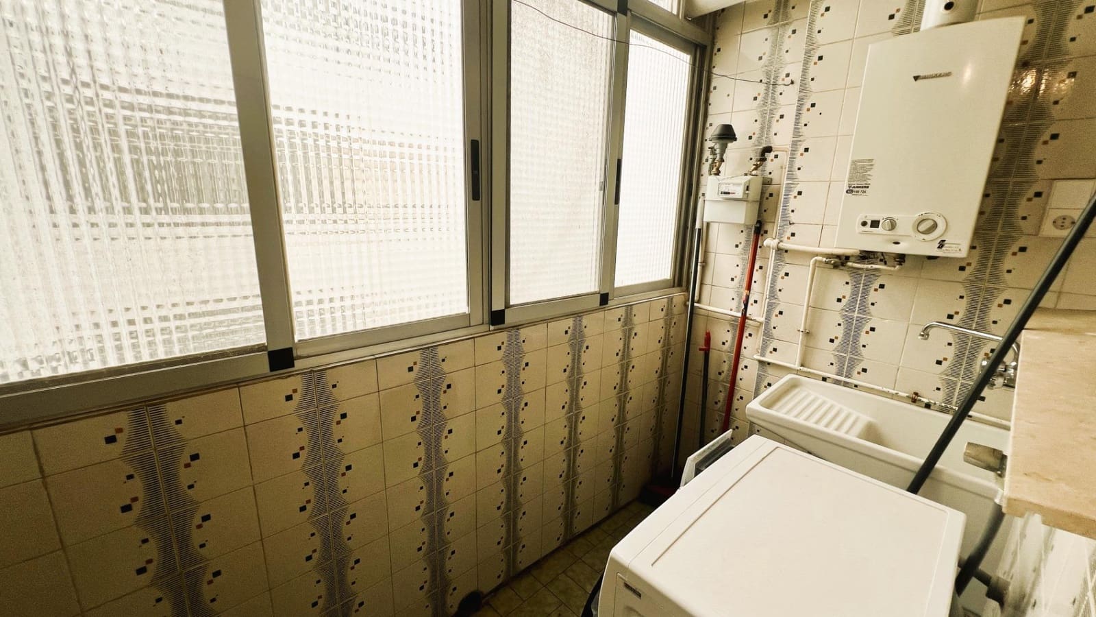 4 soveværelse Lejlighed til salg i Castello de la Plana med garage - € 180.000 (Ref: 9255386)