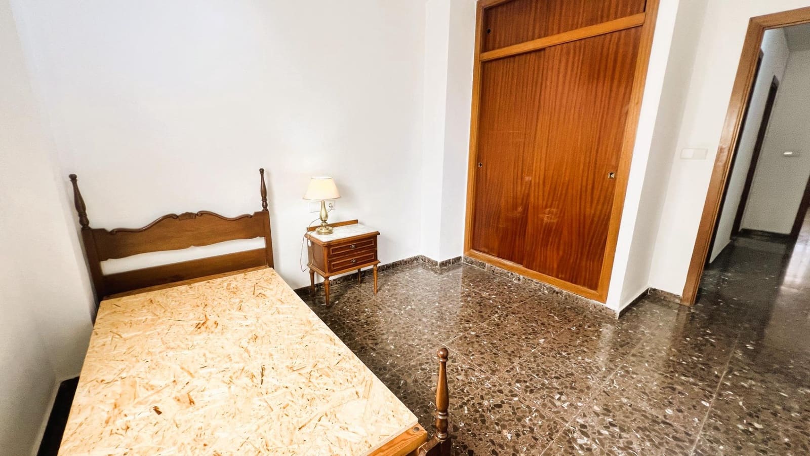 4 soveværelse Lejlighed til salg i Castello de la Plana med garage - € 180.000 (Ref: 9255386)