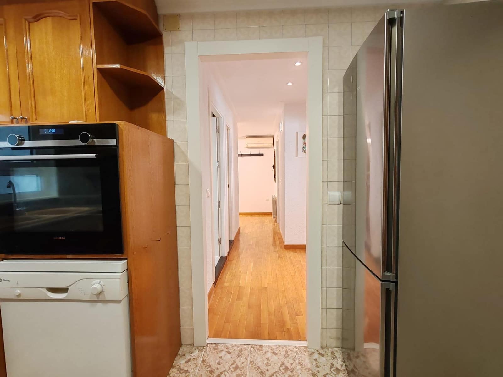 4 slaapkamer Flat te huur in Valencia stad - € 1.750 (Ref: 9257392)