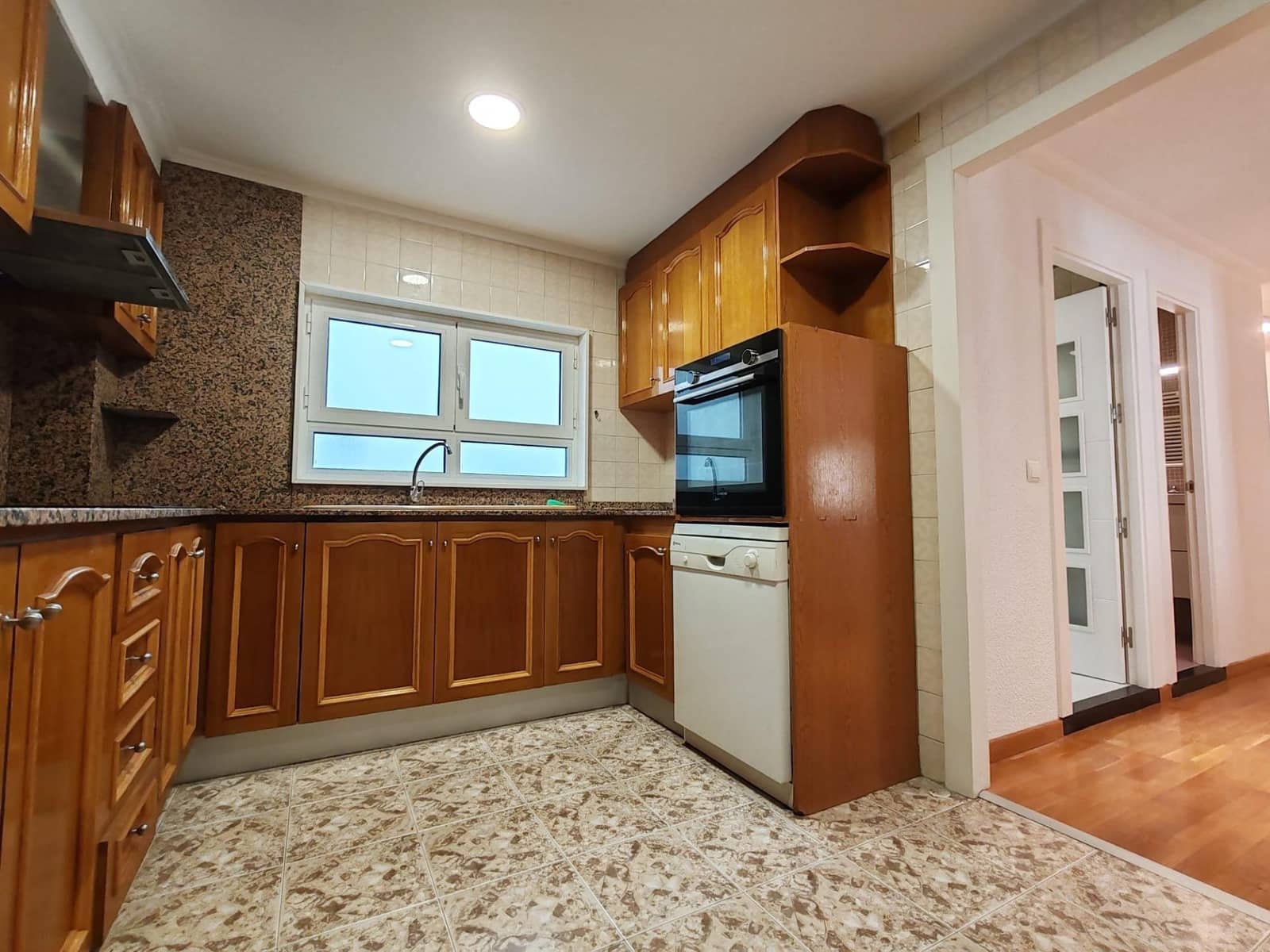 4 slaapkamer Flat te huur in Valencia stad - € 1.750 (Ref: 9257392)