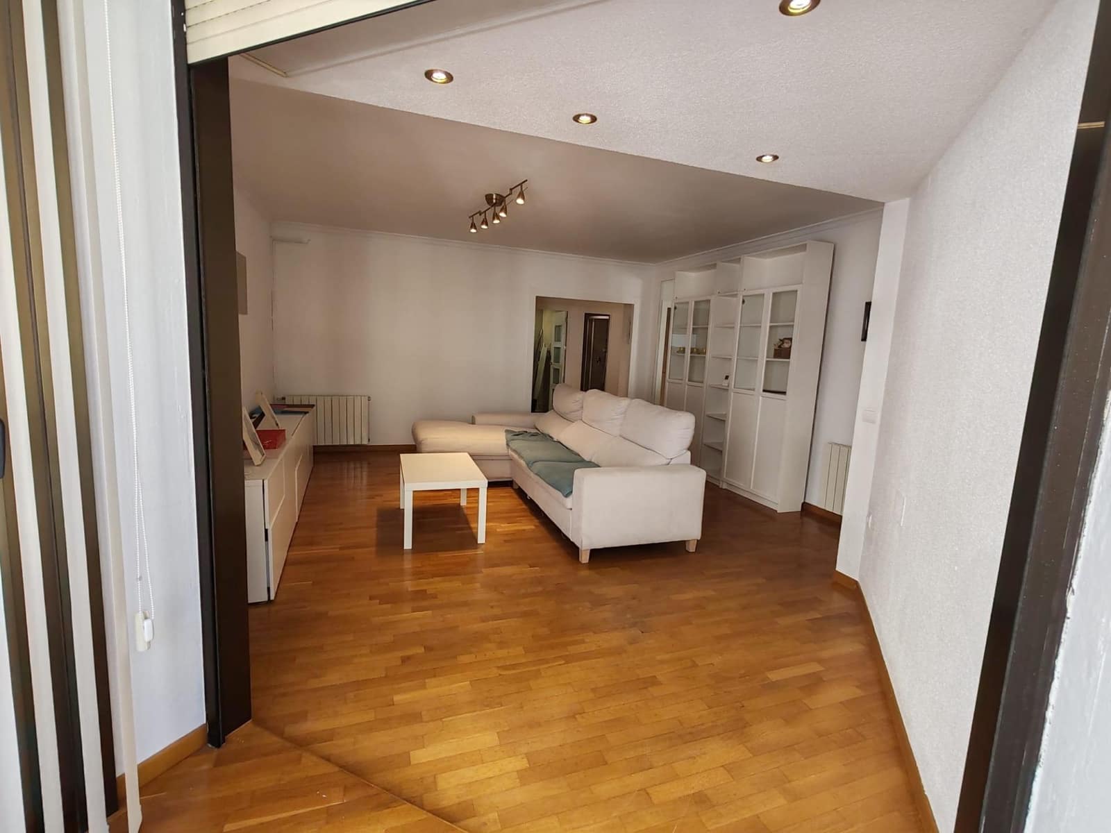 4 slaapkamer Flat te huur in Valencia stad - € 1.750 (Ref: 9257392)