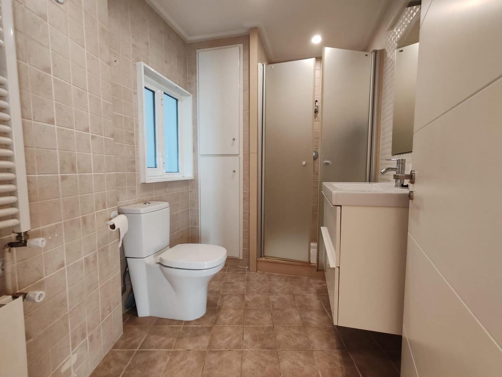 4 slaapkamer Flat te huur in Valencia stad - € 1.750 (Ref: 9257392)