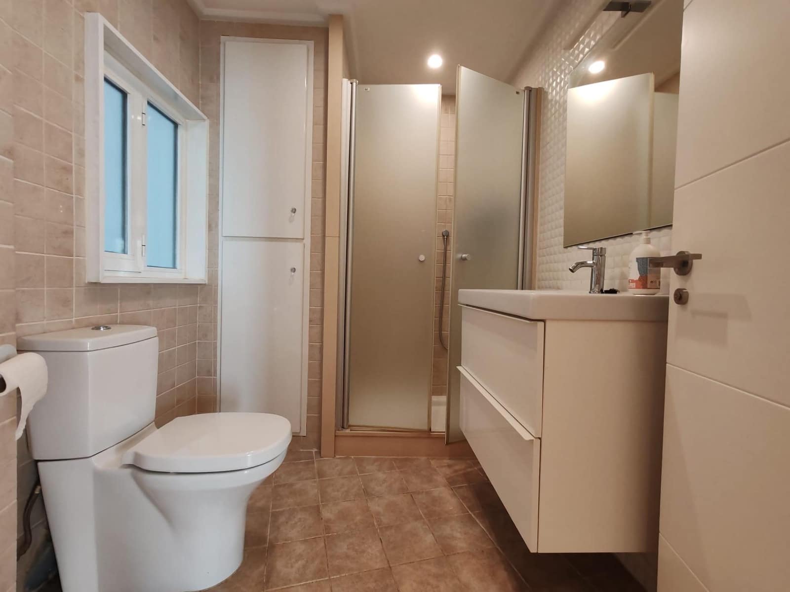 4 slaapkamer Flat te huur in Valencia stad - € 1.750 (Ref: 9257392)